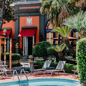 https://costantinopoli-104.hotels-amalfi.com